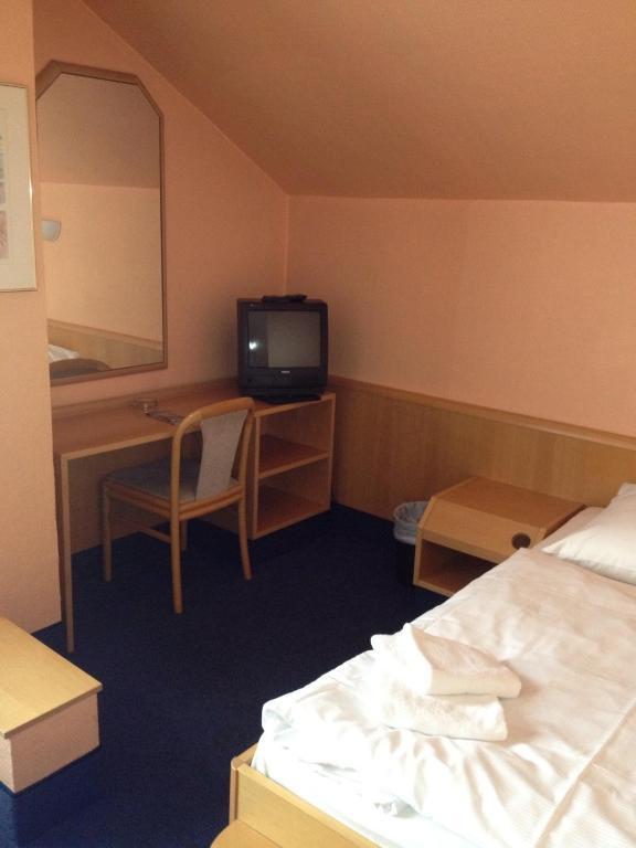 A1 Raststaette & Motel Hamburg-Stillhorn Room photo